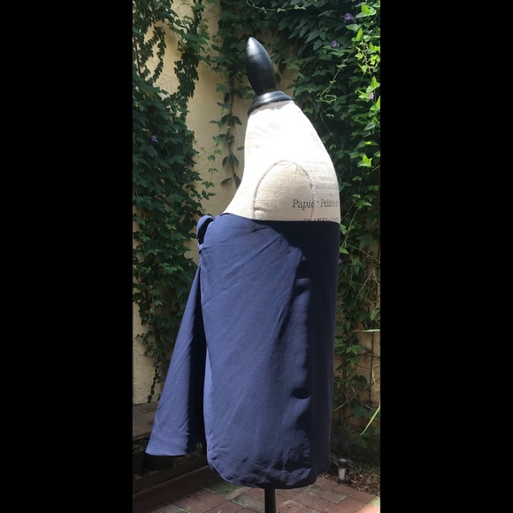 Ralph Lauren 100% Silk Sophisticated Scarf-Like Navy Top Size M - Picture 4 of 9